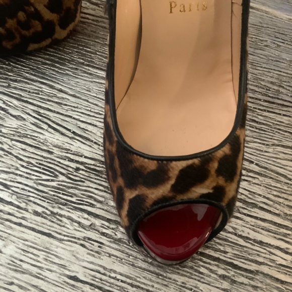AUTHENTIC LEOPARD PRINT CHRISTIAN LOUBOUTIN HEELS - Picture 5 of 16